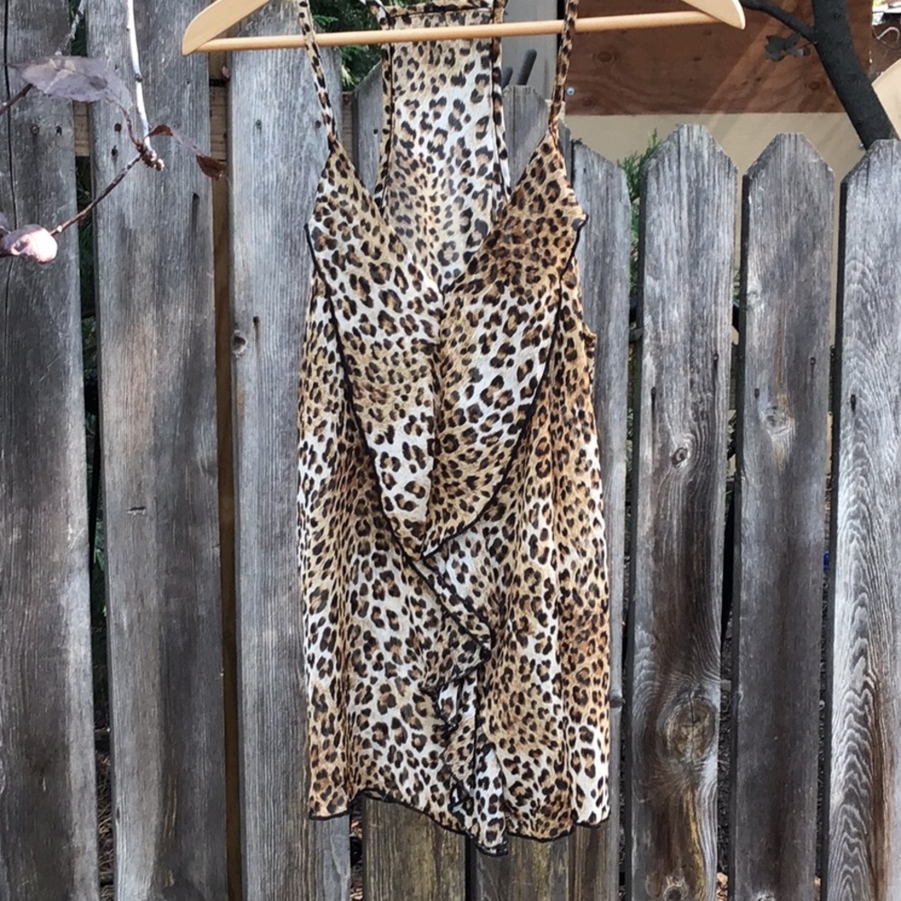 Light & Sheer Ruffle Tank Top - Picture 10 of 10